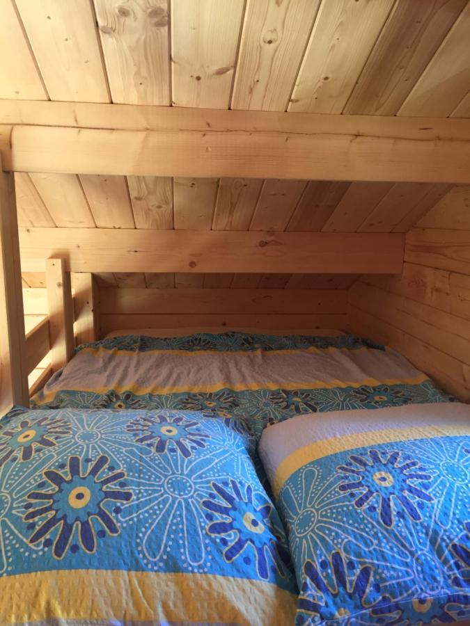 Pokoje I Domki Letniskowe Bros Dziwnow Bagian luar foto