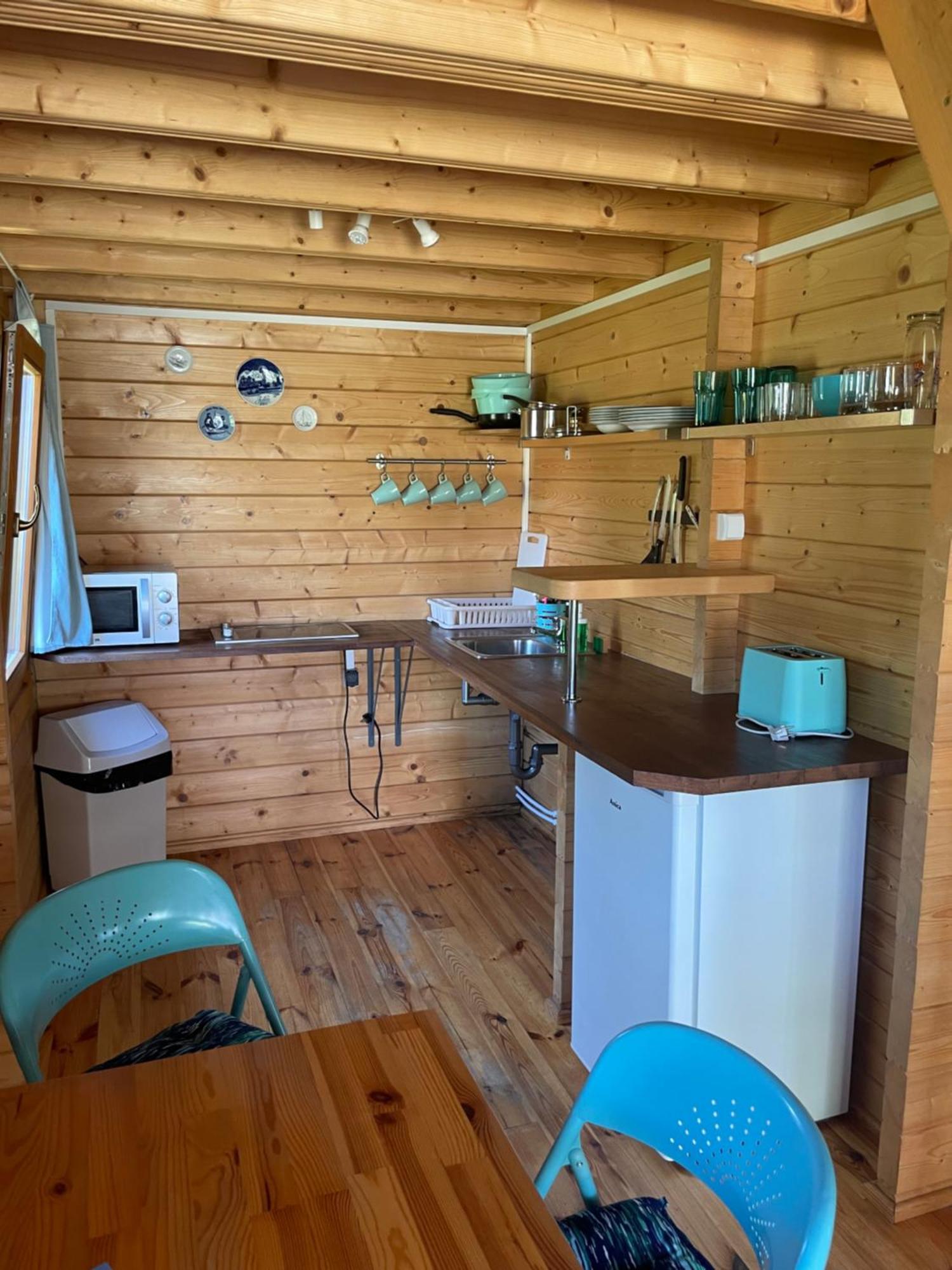 Pokoje I Domki Letniskowe Bros Dziwnow Bagian luar foto