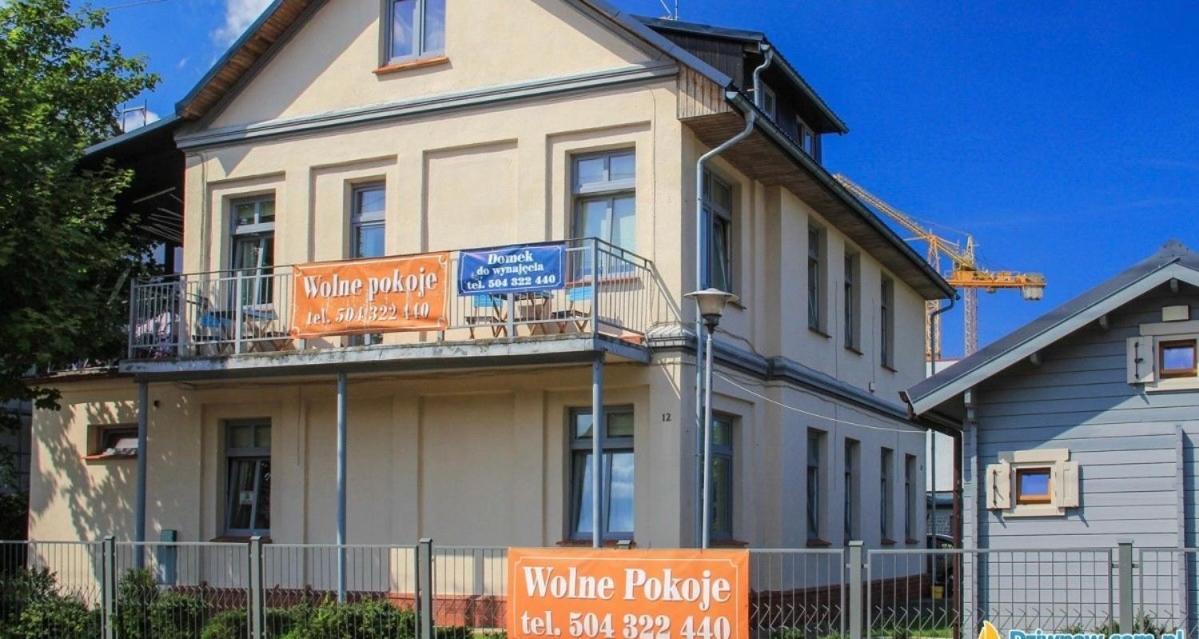 Pokoje I Domki Letniskowe Bros Dziwnow Bagian luar foto
